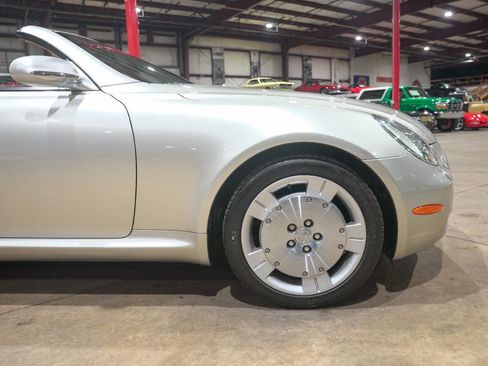 Used 2004 Lexus SC 430 Convertible RWD image 11