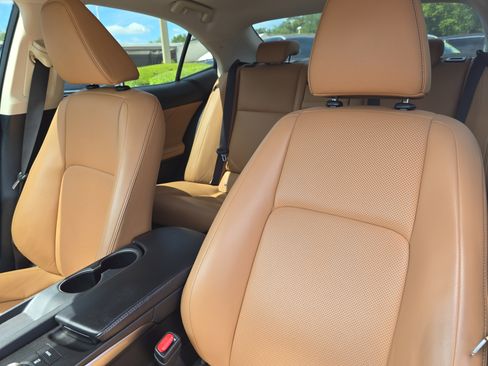 Used 2018 Lexus IS 300 image 21