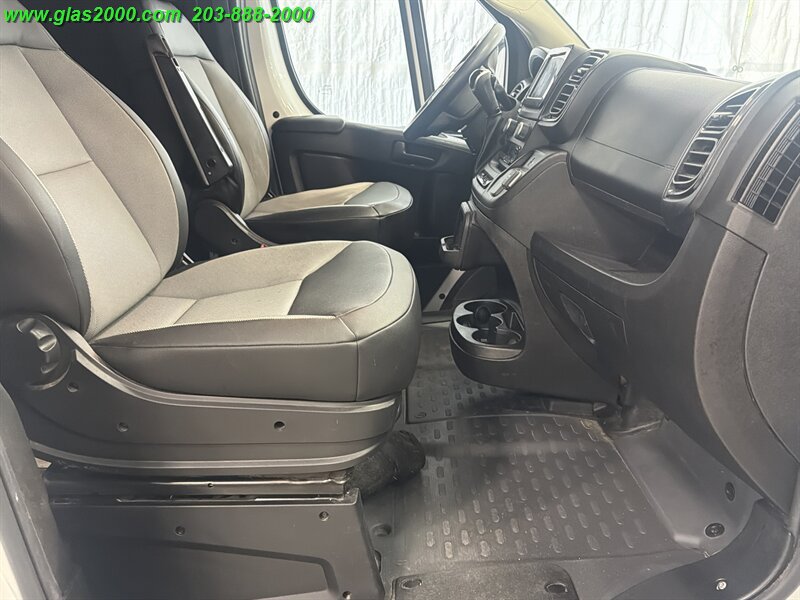 Used 2024 RAM ProMaster 2500 w/ Convenience Group FWD image 16