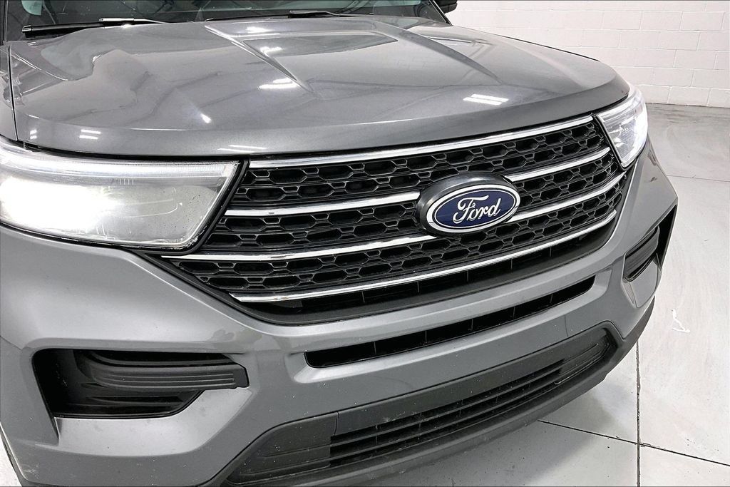 Used 2024 Ford Explorer XLT RWD image 34