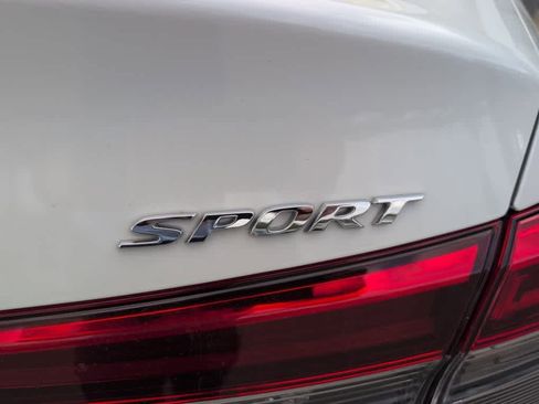 Used 2024 Honda Civic Sport image 6
