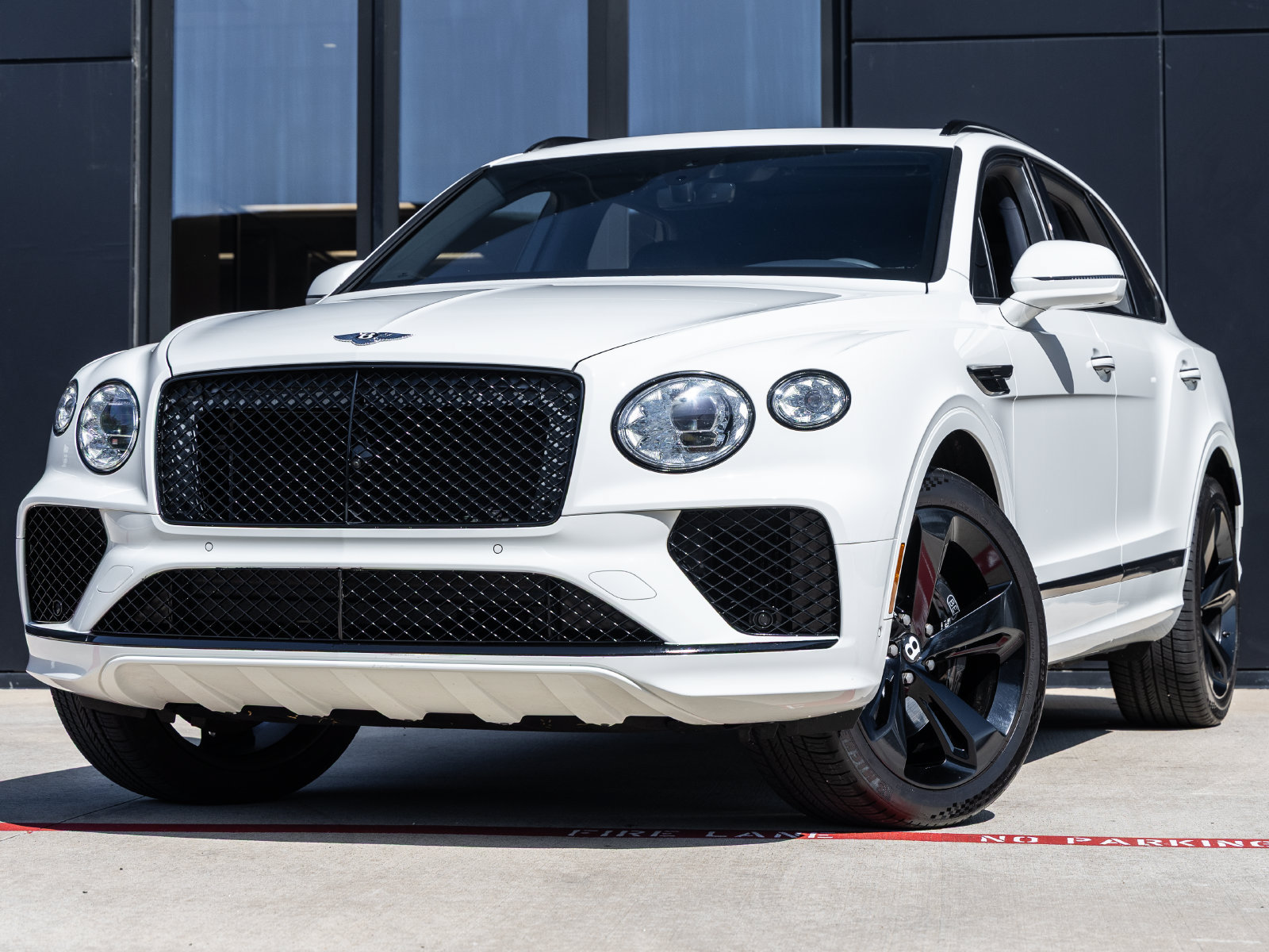Used 2021 Bentley Bentayga AWD/4WD image 1