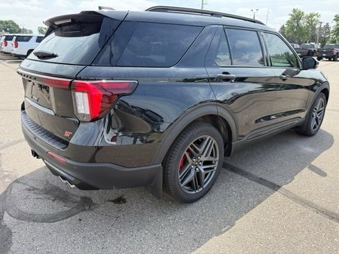 Used 2025 Ford Explorer ST AWD/4WD image 10