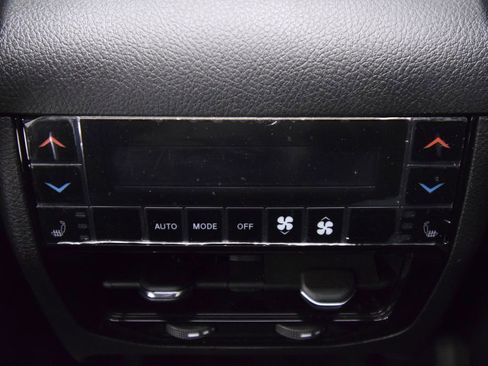 Used 2023 Jeep Grand Cherokee Overland w/ Luxury Tech Group IV AWD/4WD image 45