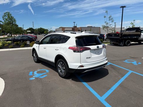 Used 2016 Toyota RAV4 XLE AWD/4WD image 7
