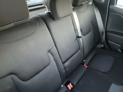 Used 2021 Jeep Renegade Trailhawk image 19