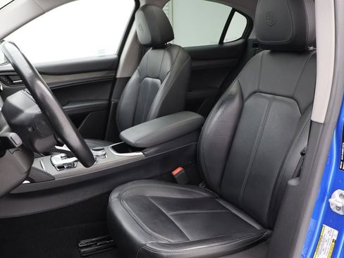 Used 2021 Alfa Romeo Stelvio Ti w/ Nero Edizione image 16