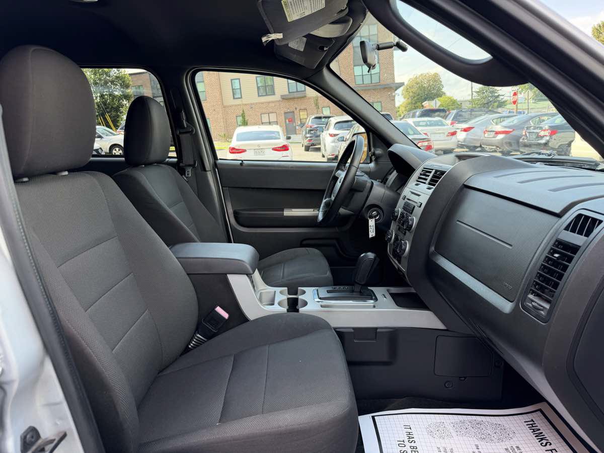 Used 2009 Ford Escape XLT FWD image 10