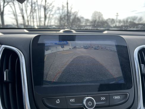 Used 2018 Chevrolet Equinox LT w/ Sun & Infotainment Package image 27