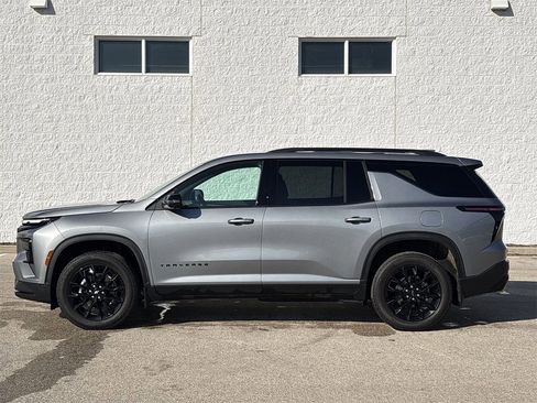 Used 2026 Chevrolet Traverse LT w/ Midnight/Sport Edition image 10