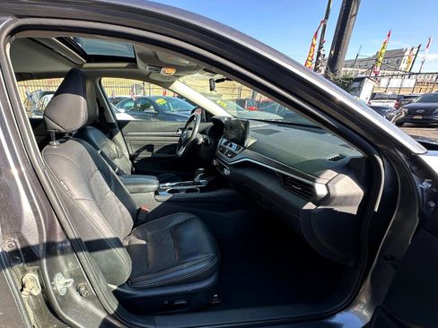 Used 2023 Nissan Altima 2.5 SL FWD image 21