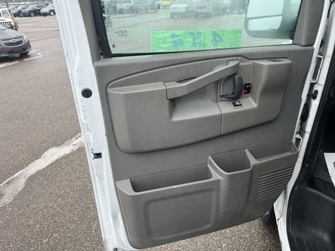 Used 2020 Chevrolet Express 2500 Extended image 11