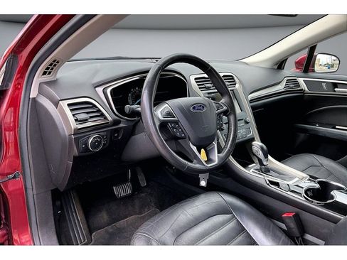 Used 2016 Ford Fusion SE w/ Equipment Group 202A FWD image 16