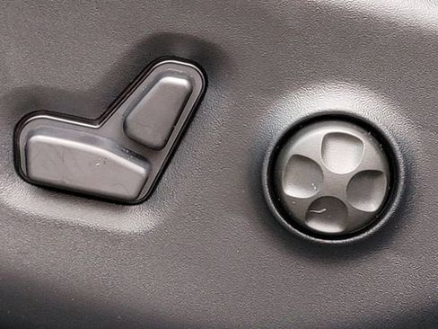 New 2026 Chrysler Pacifica Select image 4