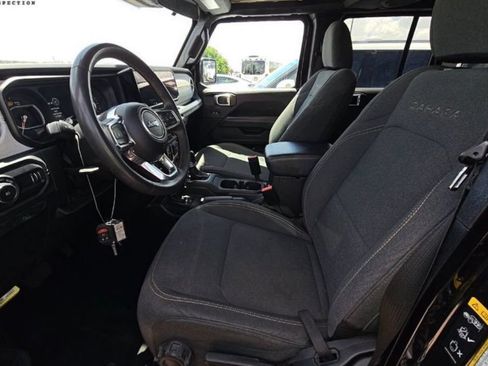Used 2024 Jeep Wrangler Unlimited Sahara AWD/4WD image 7