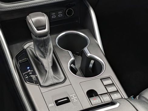 Used 2023 Toyota Highlander XSE image 16