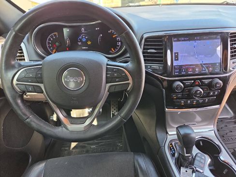 Used 2019 Jeep Grand Cherokee Altitude AWD/4WD image 31