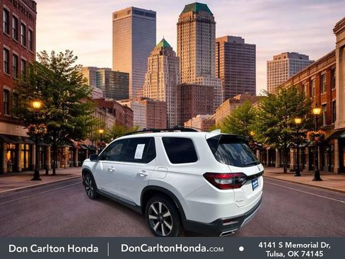 Used 2025 Honda Pilot Touring image 8