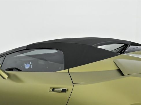 Used 2022 Lamborghini Huracan EVO RWD image 40