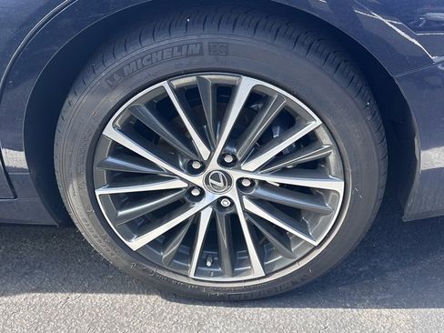 Used 2025 Lexus ES 300h w/ Premium Package image 9