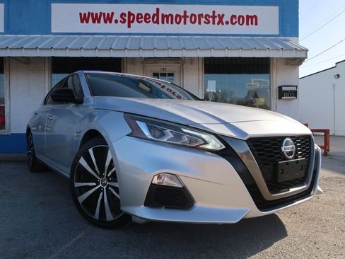 Used 2019 Nissan Altima 2.5 SR image 2