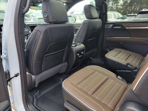 New 2026 GMC Acadia Denali Ultimate w/ LPO, Floor Liner Package image 28