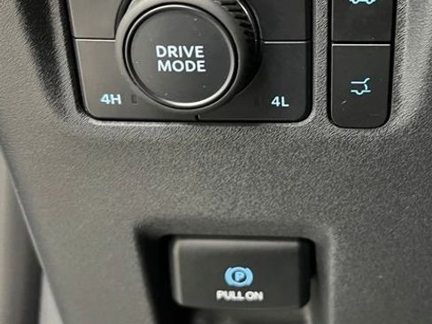 Used 2025 Ford Expedition Active AWD/4WD image 31