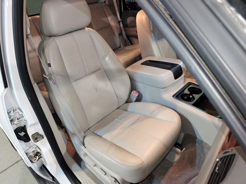 Used 2011 Chevrolet Tahoe LT image 31