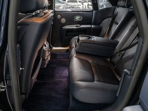 Used 2020 Rolls-Royce Ghost RWD image 23