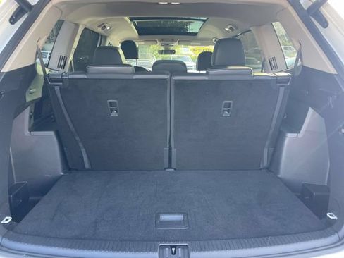 Certified 2024 Volkswagen Atlas SE w/ Panoramic Sunroof Package FWD image 10
