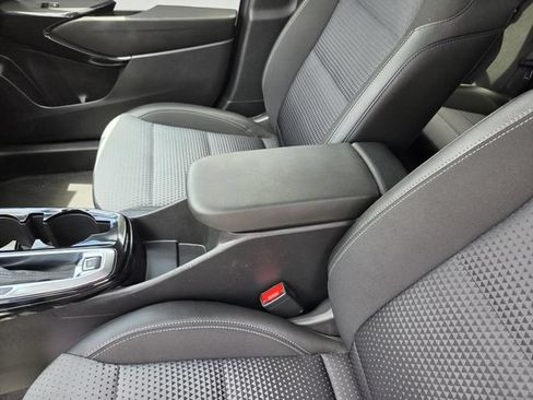 Used 2025 Chevrolet Trax LT FWD image 14