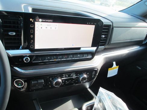 New 2026 GMC Sierra 1500 SLT w/ SLT Convenience Package image 17