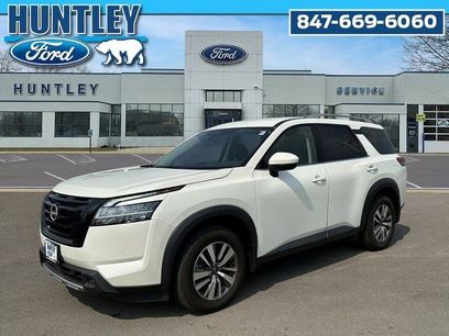 Used 2023 Nissan Pathfinder SL w/ Lighting Package (N92)