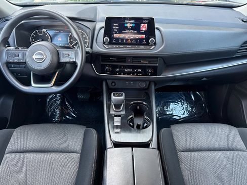 Used 2024 Nissan Rogue SV FWD image 17