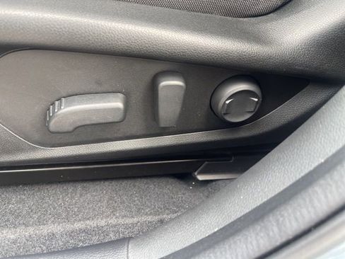 Used 2025 Subaru Crosstrek 2.0i Premium image 19