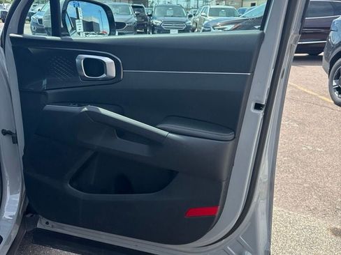 Used 2025 Kia Sorento S w/ Panoramic Sunroof Package FWD image 29