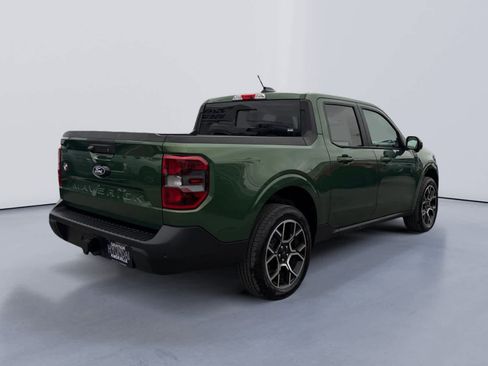 Used 2025 Ford Maverick Lariat image 3
