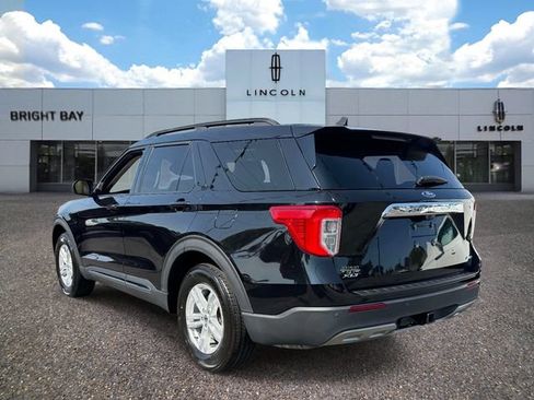 Used 2021 Ford Explorer XLT w/ Equipment Group 202A AWD/4WD image 4