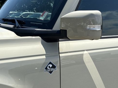Used 2025 Ford Bronco Outer Banks AWD/4WD image 31