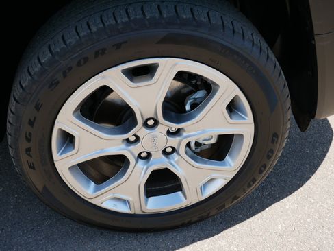 Used 2023 Jeep Renegade Limited AWD/4WD image 11