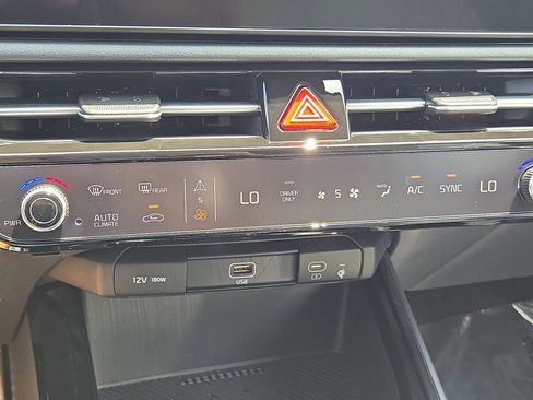 New 2025 Kia Niro EX Touring image 26