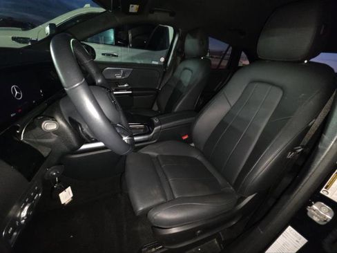 Used 2025 Mercedes-Benz GLA 250 image 3