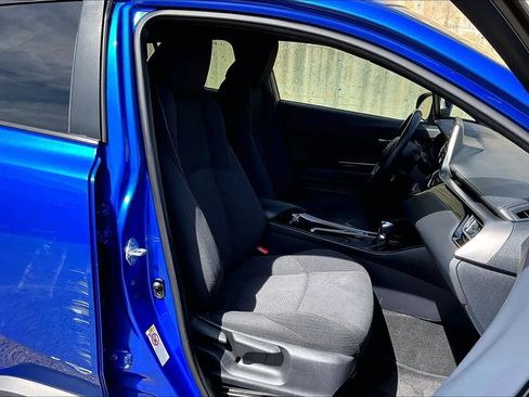 Used 2019 Toyota C-HR XLE image 9