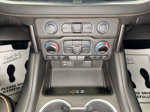 Used 2021 GMC Yukon AT4 w/ Technology Package AWD/4WD image 15