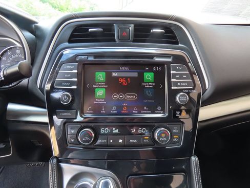 Used 2023 Nissan Maxima SL FWD image 21