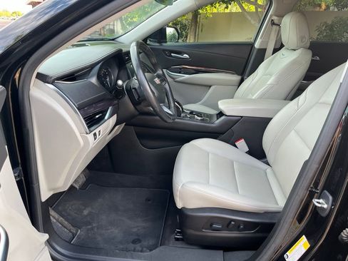 Used 2020 Cadillac XT4 Luxury w/ Cold Weather Package image 22