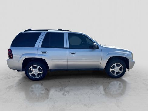 Used 2008 Chevrolet TrailBlazer LT w/ Sun And Sound Package AWD/4WD image 6