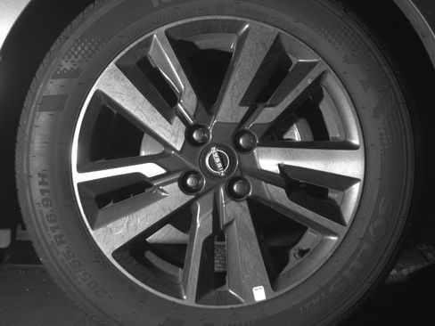 Used 2025 Nissan Versa SV FWD image 13