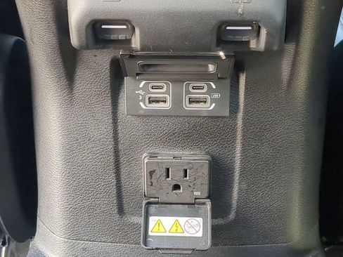 Used 2019 Jeep Wrangler Unlimited Sahara AWD/4WD image 16