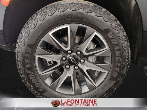 Used 2024 Chevrolet Tahoe Z71 w/ Luxury Package image 34